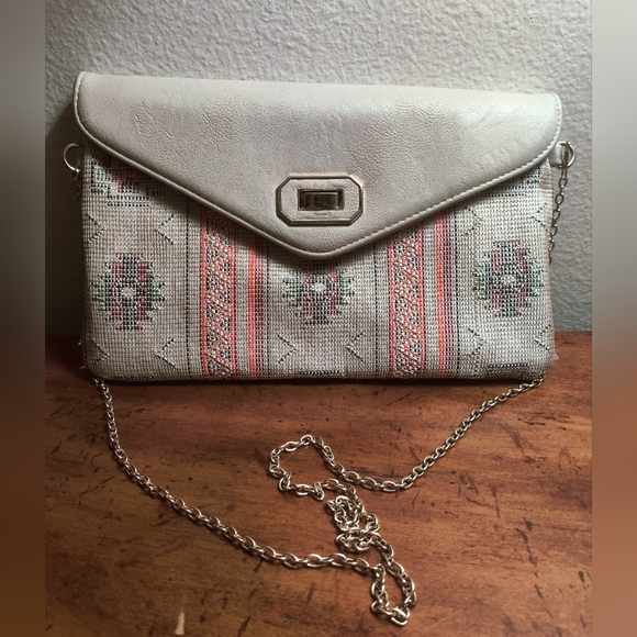 Cream purse with pretty print & colors - Picture 2 of 4
